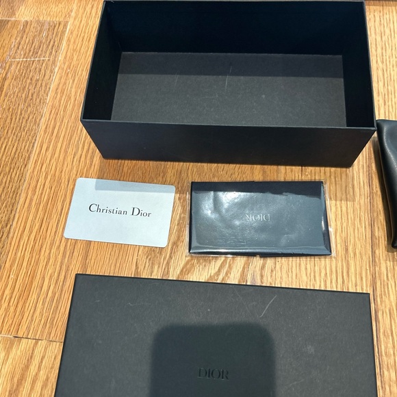 Dior Solight1 Oversized Sunglasses - Picture 11 of 11